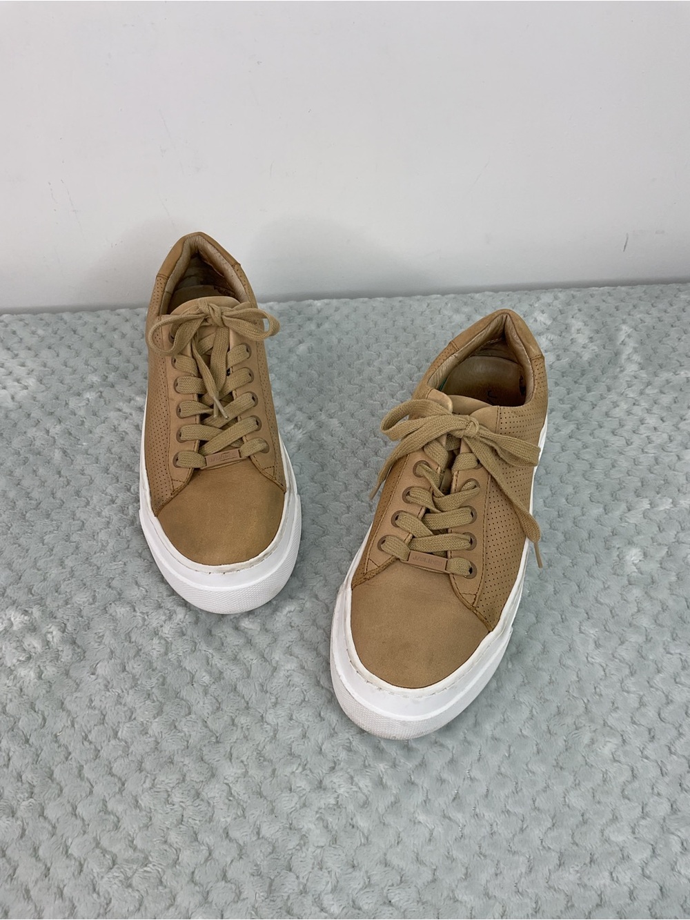 J/Slides Tan Platform Lace-Up Sneakers Size 7